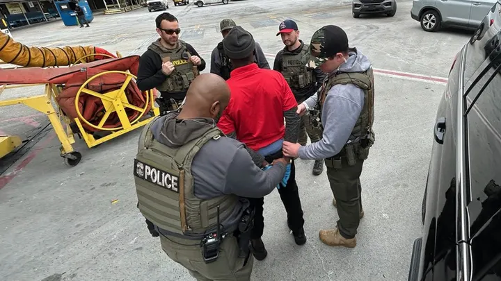 ICE arrests nearly 1,000 illegal aliens during sixth day of Trump administration