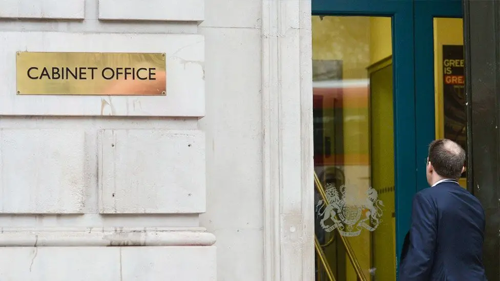 Cabinet Office to axe 2,100 civil servant jobs